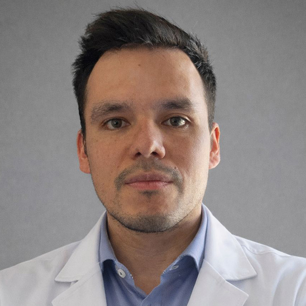 Dr Gonzalo Ramírez